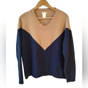 Main Strip Tan and Navy Blue Long Sleeve V-neck Sweater Size Medium